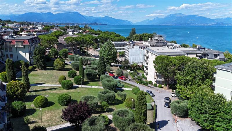 Penthouse mit Komplettem Seeblick – Exklusive Lage am Rande der Altstadt